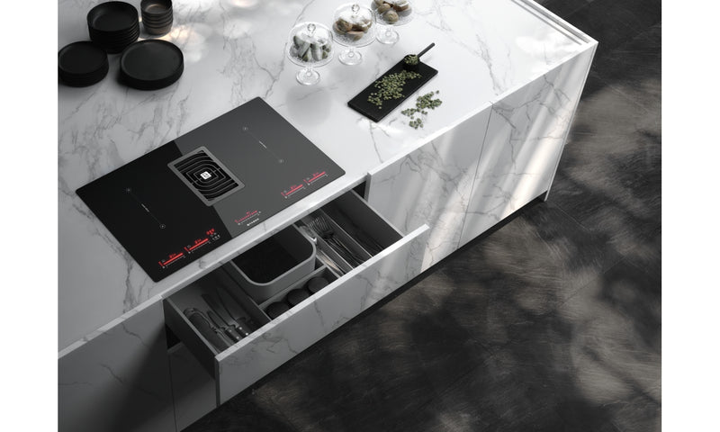 Immagine Ambientale - PIANO ASPIRANTE GALILEO BK GLASS NG A830 - in colore vetro nero - codice prodotto 340.0594.624 - nella misura 83x52 cm - tipologia piano aspirante