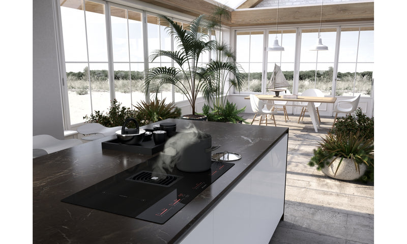 Immagine Ambientale - PIANO ASPIRANTE GALILEO BK GLASS NG A830 - in colore vetro nero - codice prodotto 340.0594.624 - nella misura 83x52 cm - tipologia piano aspirante