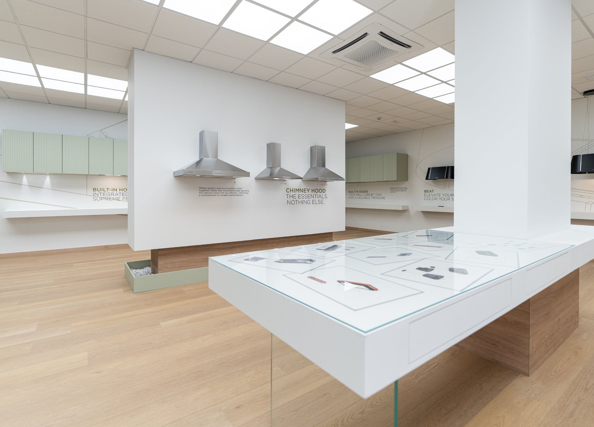 Immagine Showroom Faber a Fabriano - parte interna espositiva di prodotti Faber